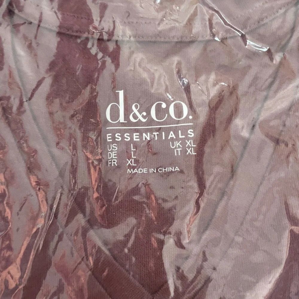 Denim & Co. Essentials Short Sleeve Oversized V-neck T-shirt A211539 QVC NWT L - Picture 5 of 6